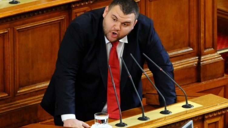 Делян Пеевски по време на скандала с Цветанов от 30 май. Снимка: Булфото