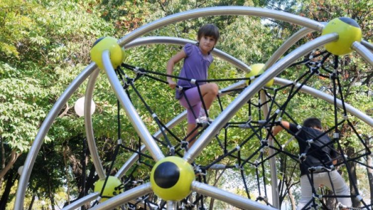 Ударно ремонтират 61 училища и градини в София