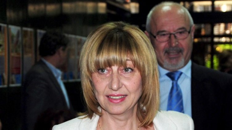 Анелия Клисарова обеща да оповести резултатите от проверката. Снимка: БТА