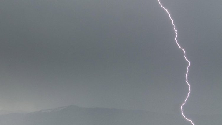 Мълния порази и уби мъж в Дупнишко