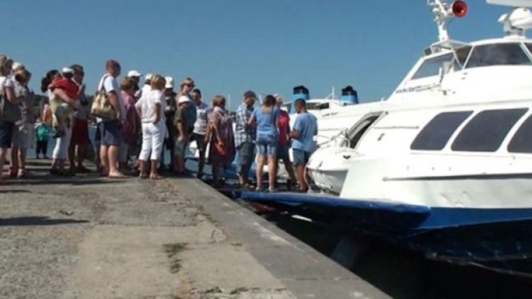 Комети порят вълните от Бургас за Варна срещу 55 лв.