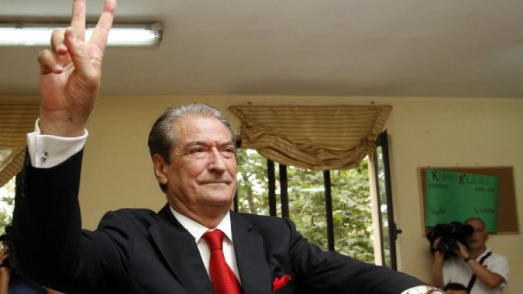 Сали Бериша призна поражението си на изборите. Снимка: Reuters