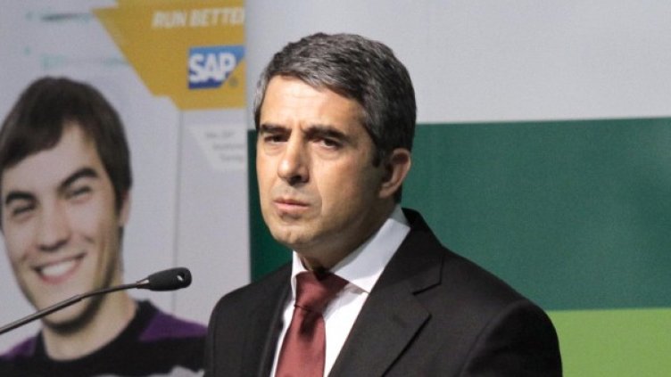 Президентът Росен Плевнелиев издаде указ за обнародването на промените в Закона на енергетиката. Снимка: БТА, архив