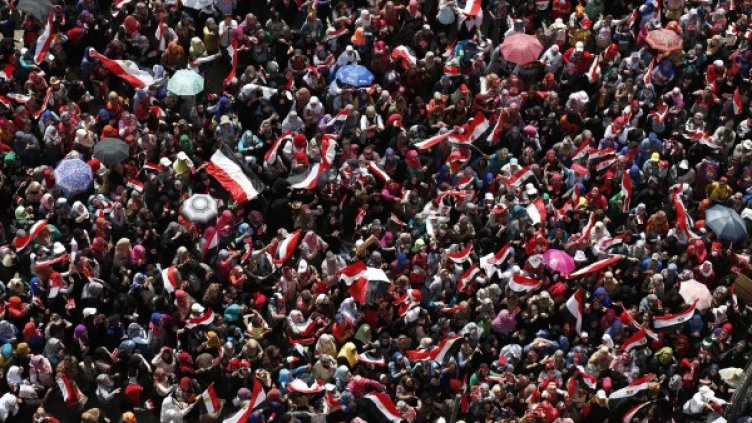 Хиляди се събират на площад "Тахрир" в Кайро. Снимка: Reuters