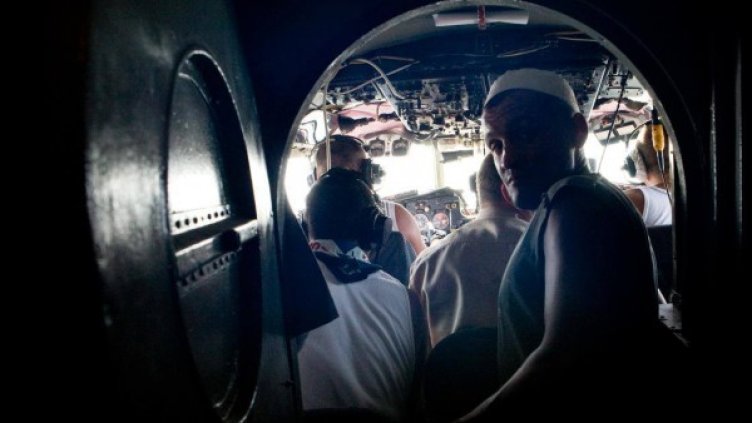 Пилотската кабина на самолета, превозващ Йончева до Сомалия. Снимка: Елена Йончева, Facebook