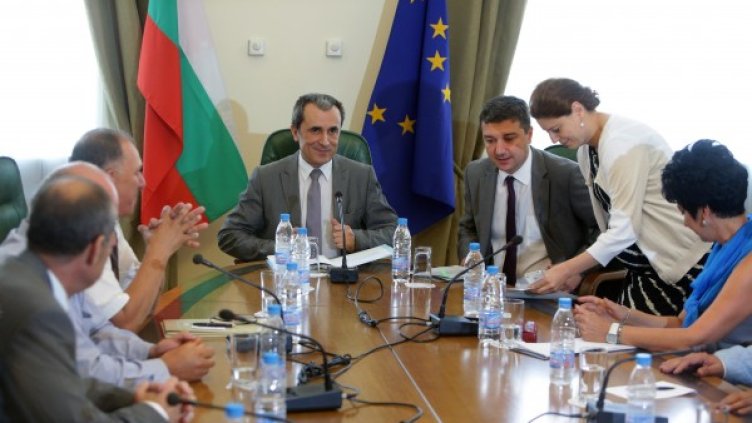 Орешарски се срещна с представители на Съюз „Произведено в България". Снимка: БТА