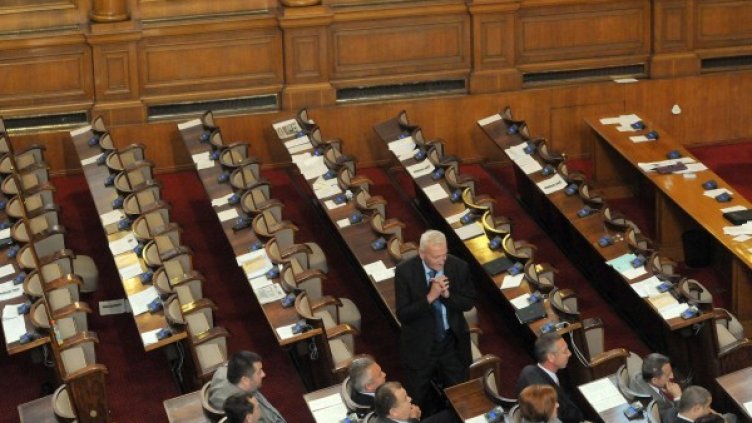 Настоящи депутати на ГЕРБ няма да напускат партията. Снимка: Булфото