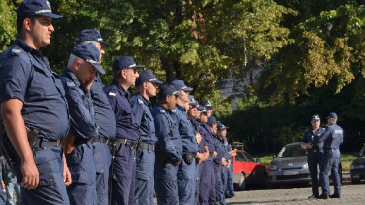 Полицията варди парламента. Снимка: архив, Булфото