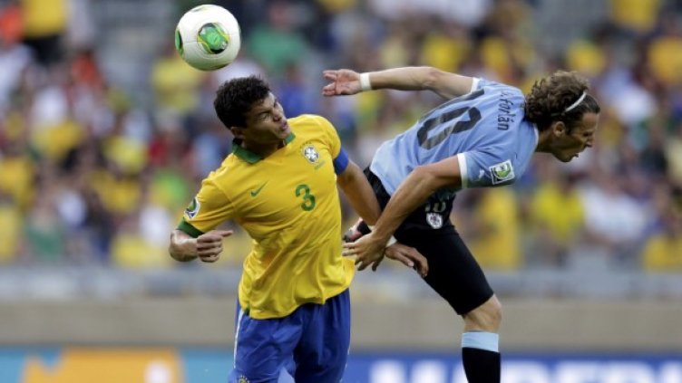 Тиаго Силва може да заиграе в Барселона. Снимка: Reuters