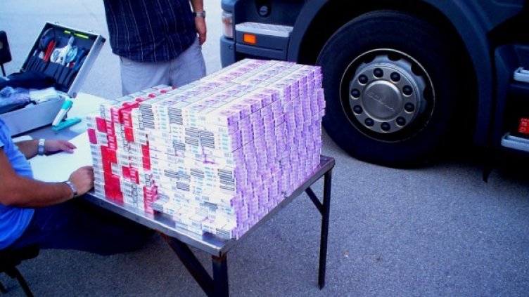 Иззетите цигари. Снимка: Агенция "Митници"