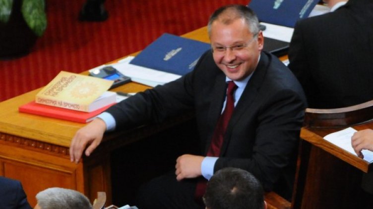 Станишев почерпи за наследник. Снимка: Булфото