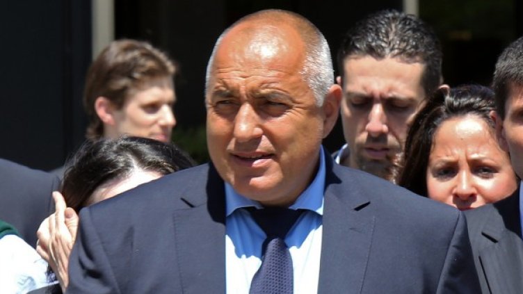 Бойко Борисов недоумява защо Орешарски още не е дал оставка. Снимка: архив, БТА