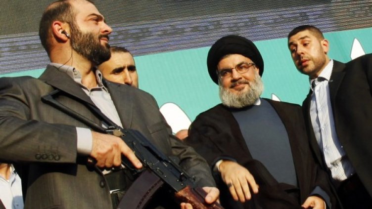 Лидерът на Хизбула Хасан Насрала, охраняван от бодигардовете си. Снимка: Reuters