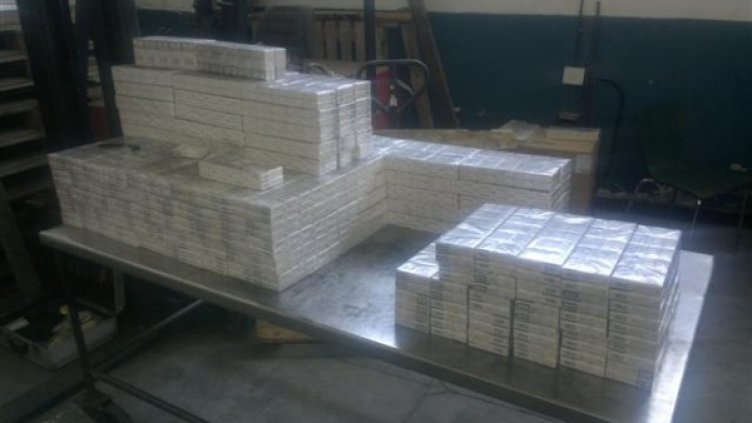 Заловените цигари. Снимка: Агенция "Митници"