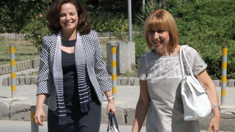 Министър Таня Андреева и министър Анелия Клисарова във Варна. Снимка: Булфото