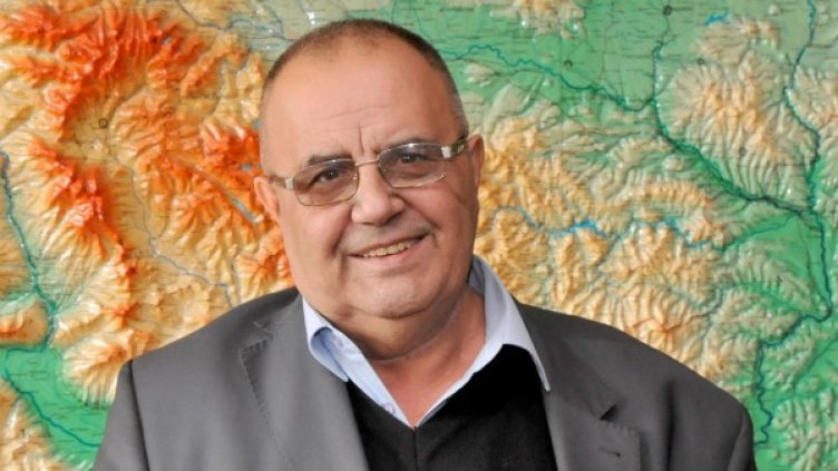 Божидар Димитров поиска коалиция между ГЕРБ и БСП. Снимка: Булфото