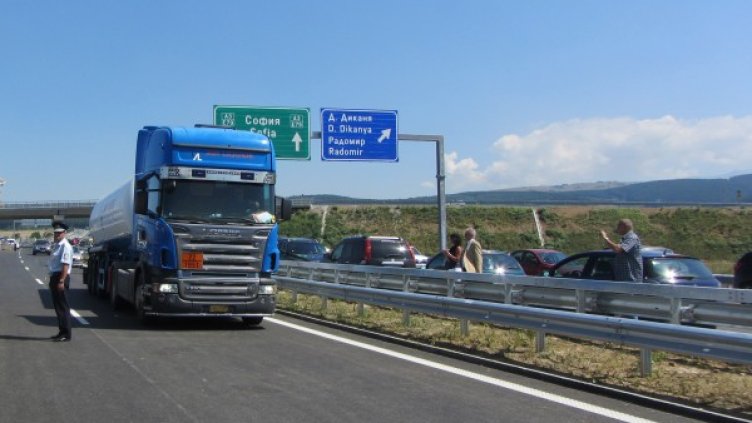 Продължава строителството на магистрала Струма. Снимка: БТА