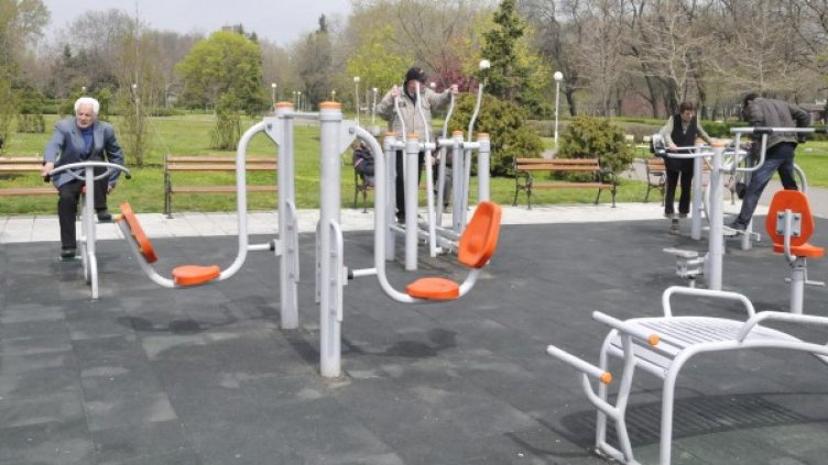 Фитнесите на открито ще бъдат изградени в паркова среда на комуникативни места. Снимка: Булфото