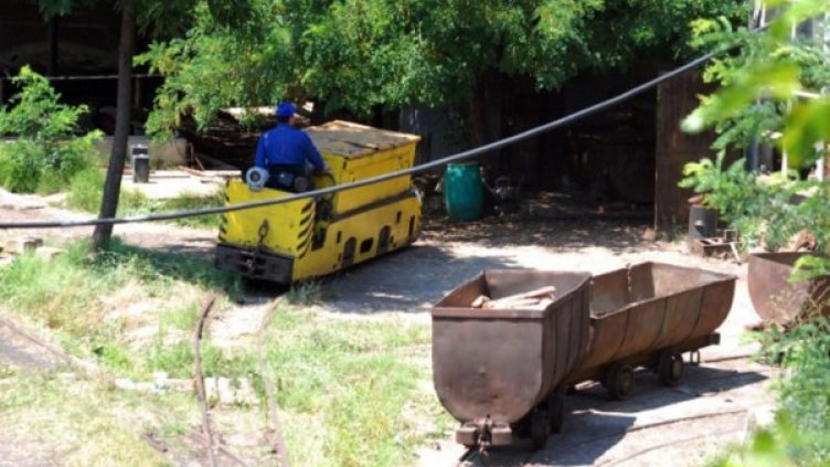 Не спира спасителната акция в Ораново. Снимка: БТА