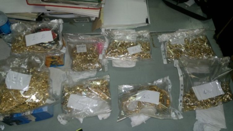 Част от златните бижута. Снимка: Агенция "Митници"