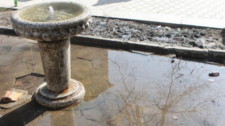 Вода газим, но жадни ходим. Снимка: архив, Булфото