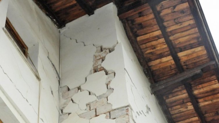 Парите отиват за щетите от труса. Снимка: архив Булфото