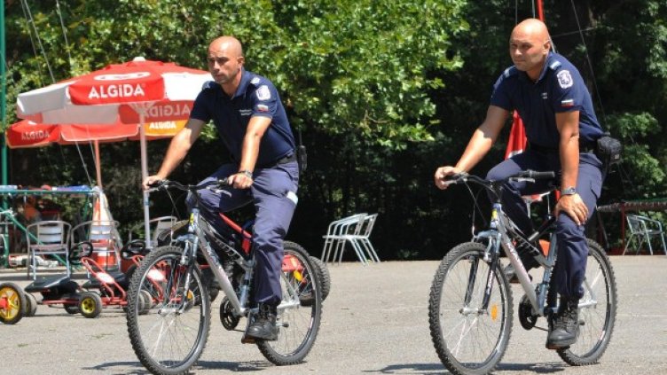 От миналото лято велополицаи обхождат Борисовата градина. Снимка: Булфото