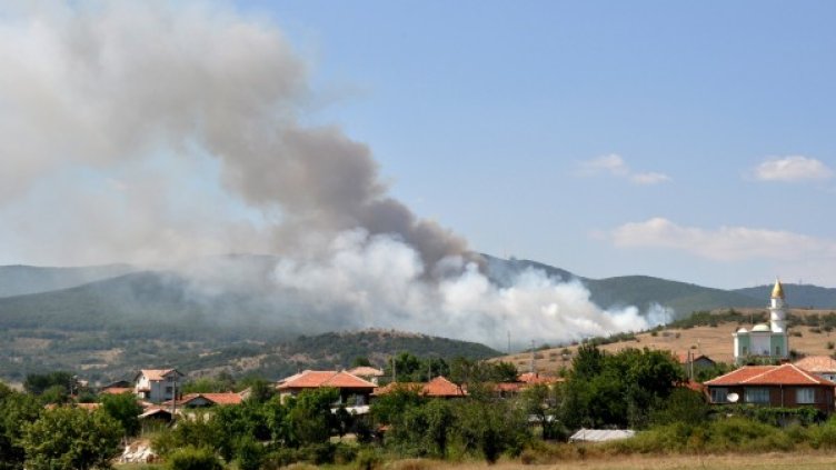 Пожарът в Спахиево. Снимка: БТА