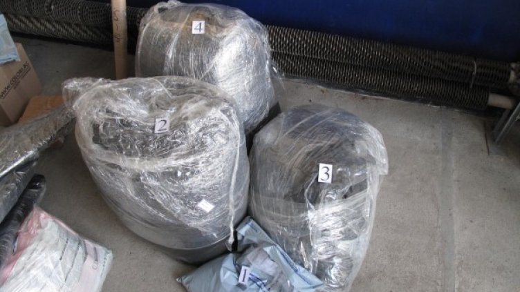 Тютюн е открит в кола. Снимка: архив Агенция "Митници"