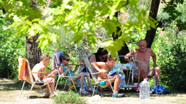 Врачани на сянка. Снимка: БТА