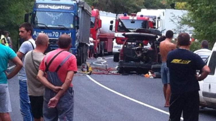 Четирима загинаха при тежко ПТП в Кресненското дефиле