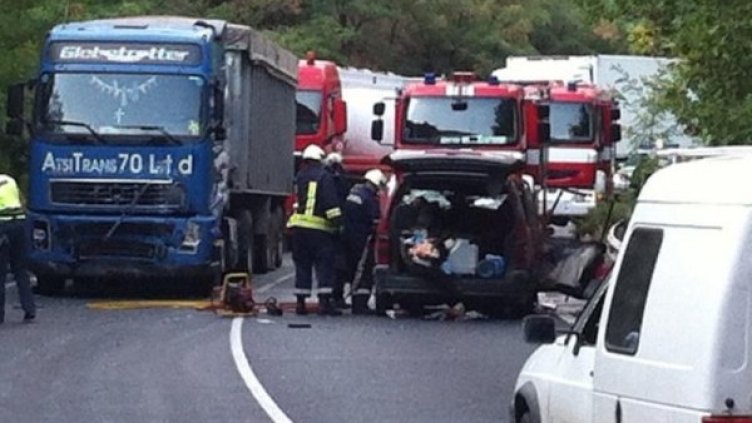 Жестоката катастрофа отне живота на четирима души. Снимка: Булфото