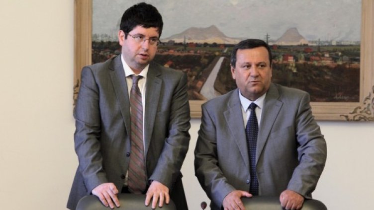 Финансовият министър Петър Чобанов и социалният министър Хасан Адемов Снимка: БТА