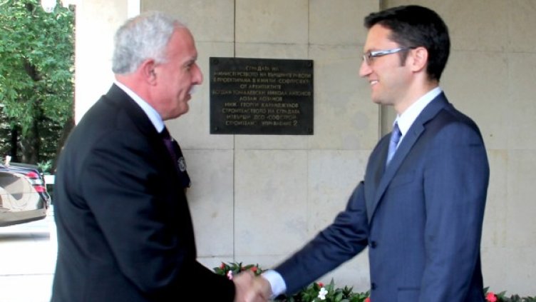 Кристиан Вигенин разговаря с палестинския си колега Рияд ал Малики. Снимка: МВнР