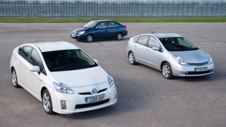 Първите три поколения Prius. Снимка: Toyota