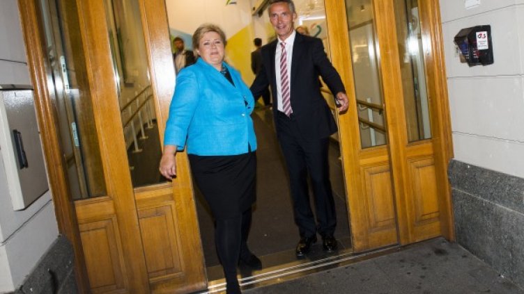 Ерна Сулберг и Йенс Столтенберг. Снимка: Reuters