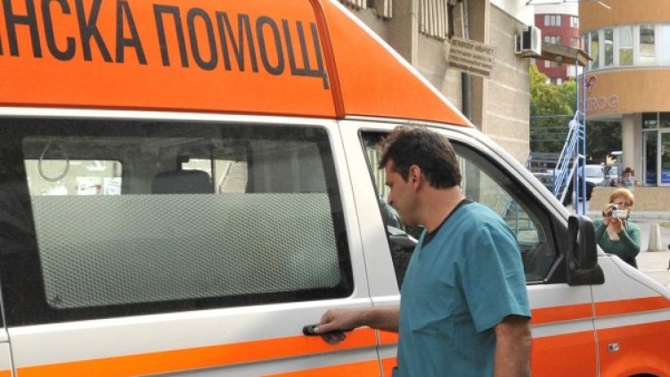 Мъжът е бил откаран в болница. Снимка: архив Булфото