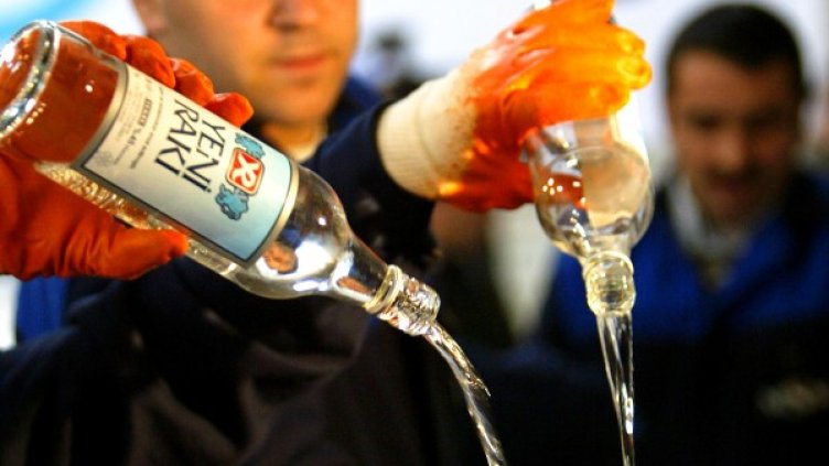 В Турция след 22 ч. вече не може да се купи алкохол. Снимка: архив, Reuters