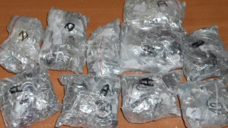 Заловеното сребро. Снимка: Агенция "Митници"