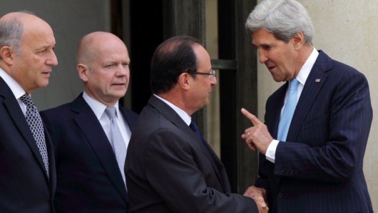 Лоран Фабиюс, Уилям Хейг, Франсоа Оланд и Джон Кери. Снимка: Reuters