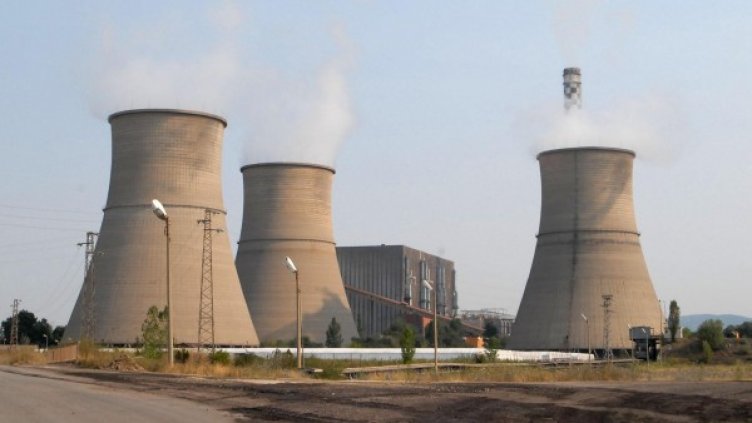 Комините на ТЕЦ "Бобов дол". Снимка: Булфото