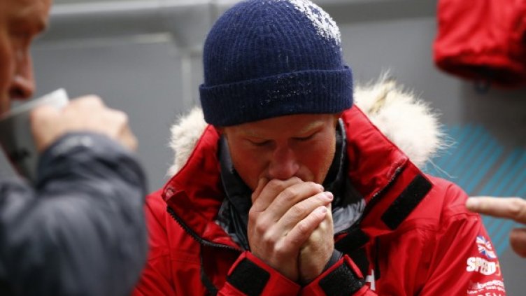 Принц Хари на излизане от хладилника. Снимка: Reuters