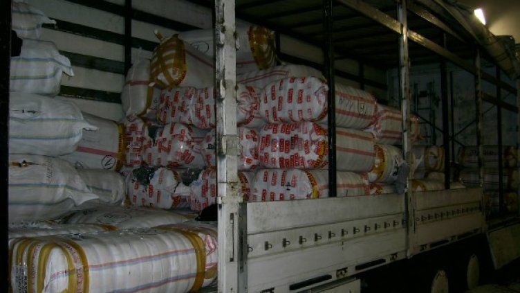 Кантрабандните дрехи. Снимка: Агенция "Митници"