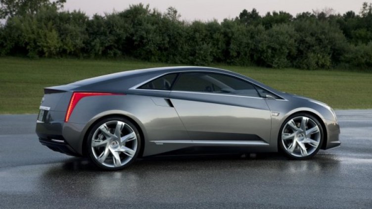Cadillac ELR е една от разработките на GM в областта на алтернативното задвижване. Снимка: GM