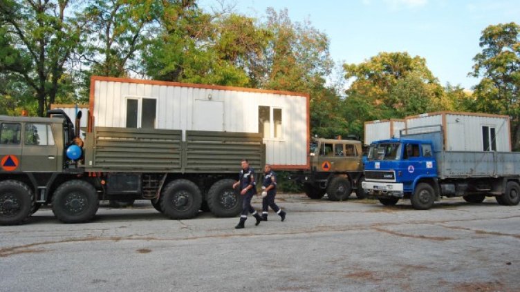 Камионите с фургоните. Снимка: Булфото