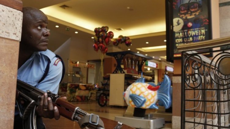 Полицията опитва да овладее ситуацията. Снимка: Ройтерс