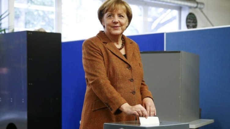 Ангела Меркел гласува. Снимка: Ройтерс