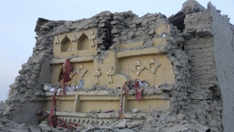 Над 30% от къщите в областта Аваран са сринати. Снимка: Reuters