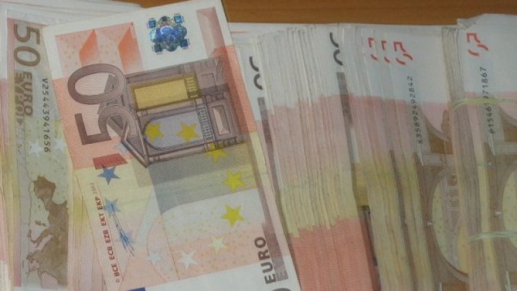 Заловената валута. Снимка: Агенция "Митници"