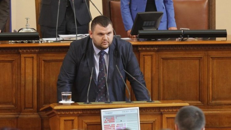 Делян Пеевски в парламента. Снимка: БТА, архив